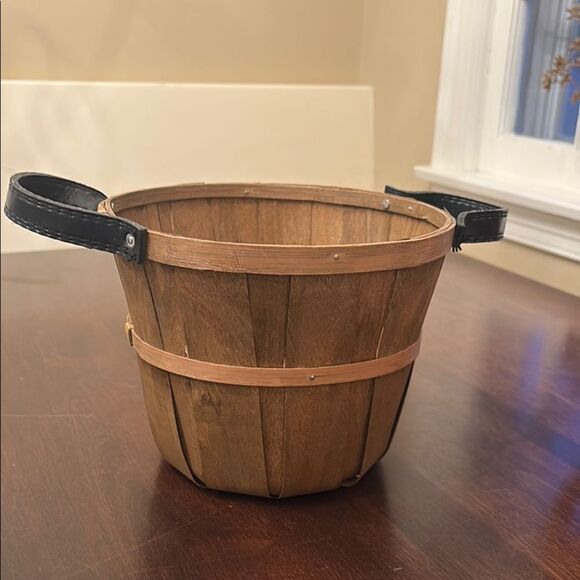 Rustic Wooden Basket with Black Handles - Picture 3 of 6